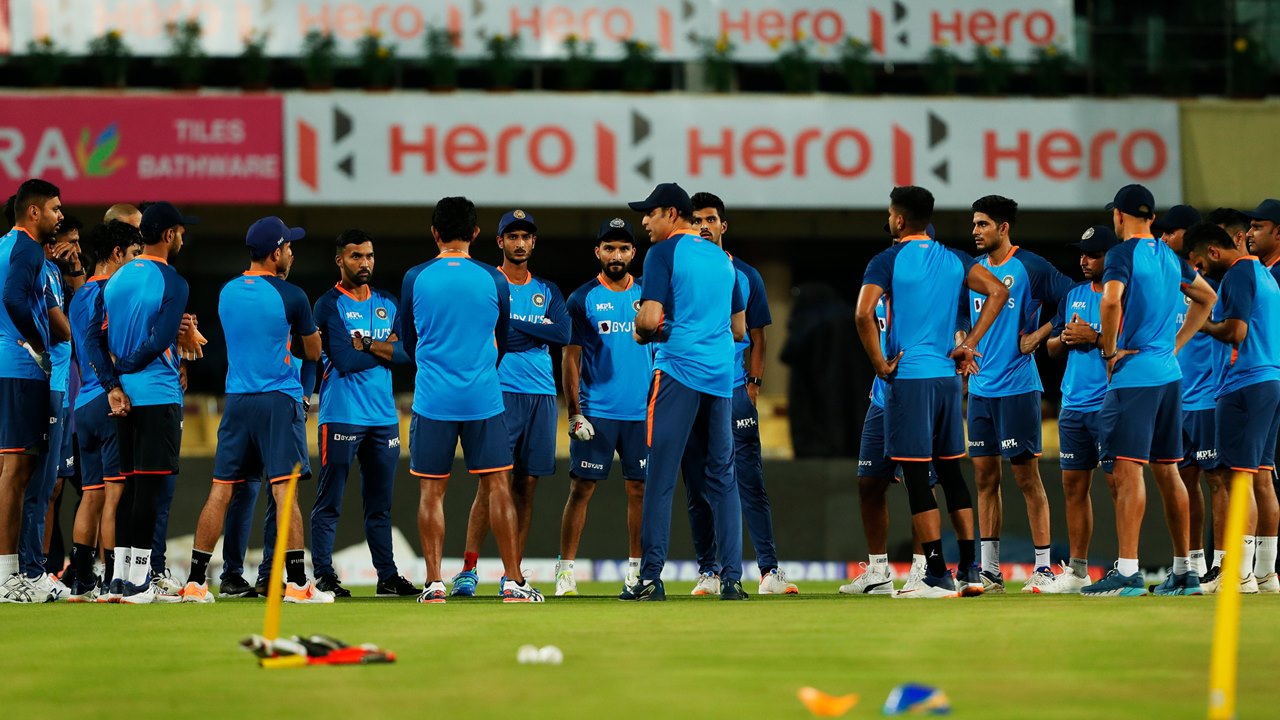 IND Vs SA: రెండో వన్డే నుంచి రుతురాజ్, రవి బిష్ణోయ్ అవుట్..!!