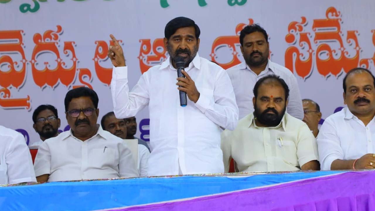 Jagadish Reddy: కోమటి రెడ్డి కుటుంబాన్ని బీజేపీ కొనుక్కుంది