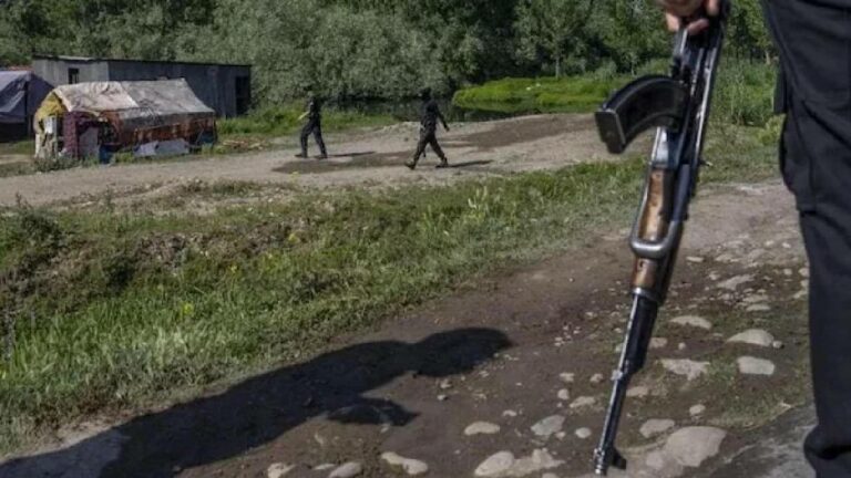 Jammu Kashmir: ఉగ్రవాదులతో ప్రభుత్వ ఉద్యోగులకు సంబంధాలు.. విధుల నుంచి ఐదుగురి తొలగింపు