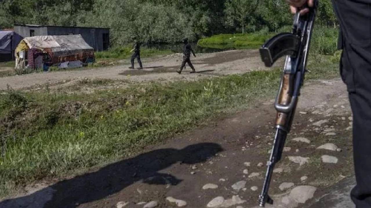 Jammu Kashmir: ఉగ్రవాదులతో ప్రభుత్వ ఉద్యోగులకు సంబంధాలు.. విధుల నుంచి ఐదుగురి తొలగింపు