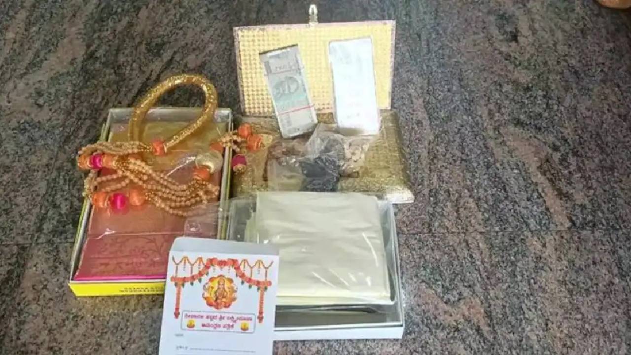 Karnataka: మంత్రా మజాకా… దీపావళికి గిఫ్ట్‎గా బంగారమా..!