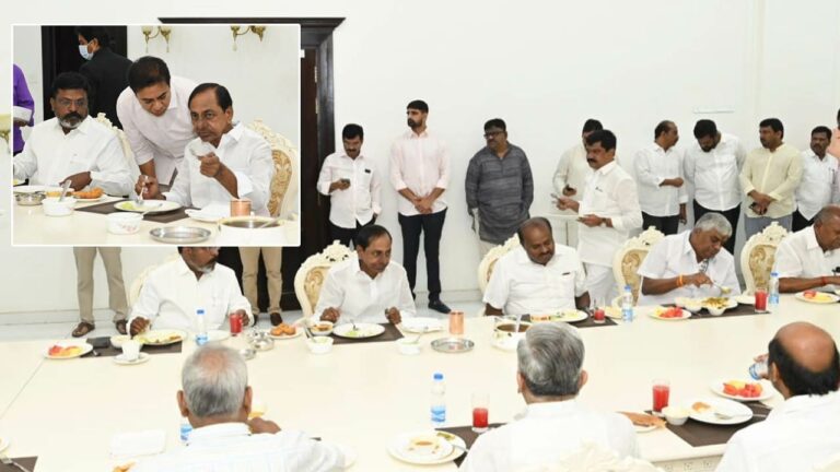 KCR National Party: అథితులకు కేసీఆర్ అల్పాహార విందు.. దగ్గరుండి వడ్డించిన కేటీఆర్