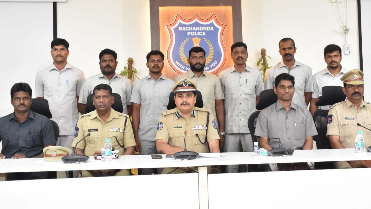 CP Mahesh Bhagawat : నకిలీ డాక్యుమెంట్లు సృష్టించి స్థలాలు అమ్ముతున్న ముఠా గుట్టు రట్టు