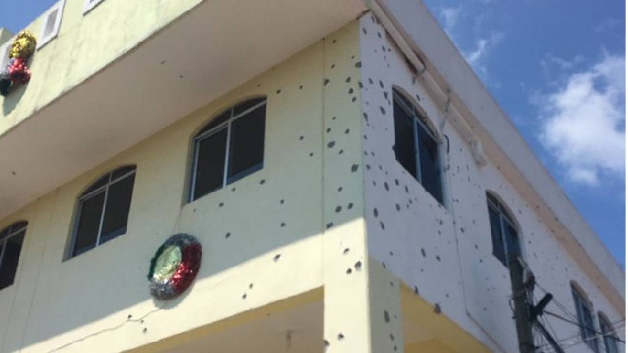 Mexico: మెక్సికోలో కాల్పులకు తెగబడ్డ ముష్కరులు.. మేయర్‌తో సహా 18 మంది మృతి