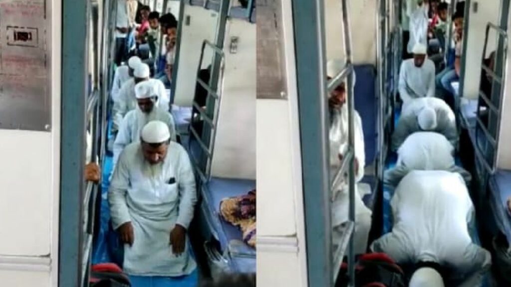 Namaz In Train