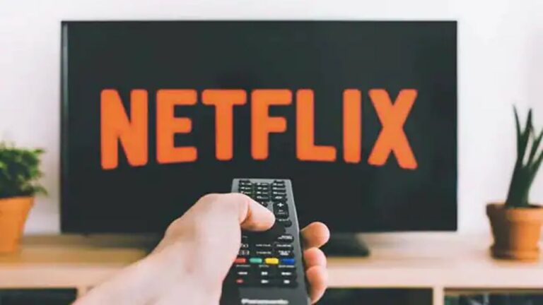 Netflix: నెట్‌ఫ్లిక్స్ యూజర్లకు అలర్ట్‌.. పాస్‌వర్డ్‌ షేర్‌ చేసుకుంటే అదనపు ఛార్జీలు బాదుడే..