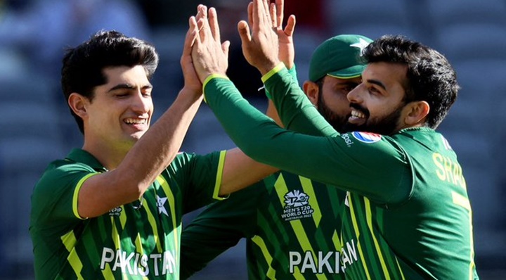 T20 World Cup: మెగా టోర్నీలో పాకిస్థాన్ బోణీ.. నెదర్లాండ్స్‌పై విజయం