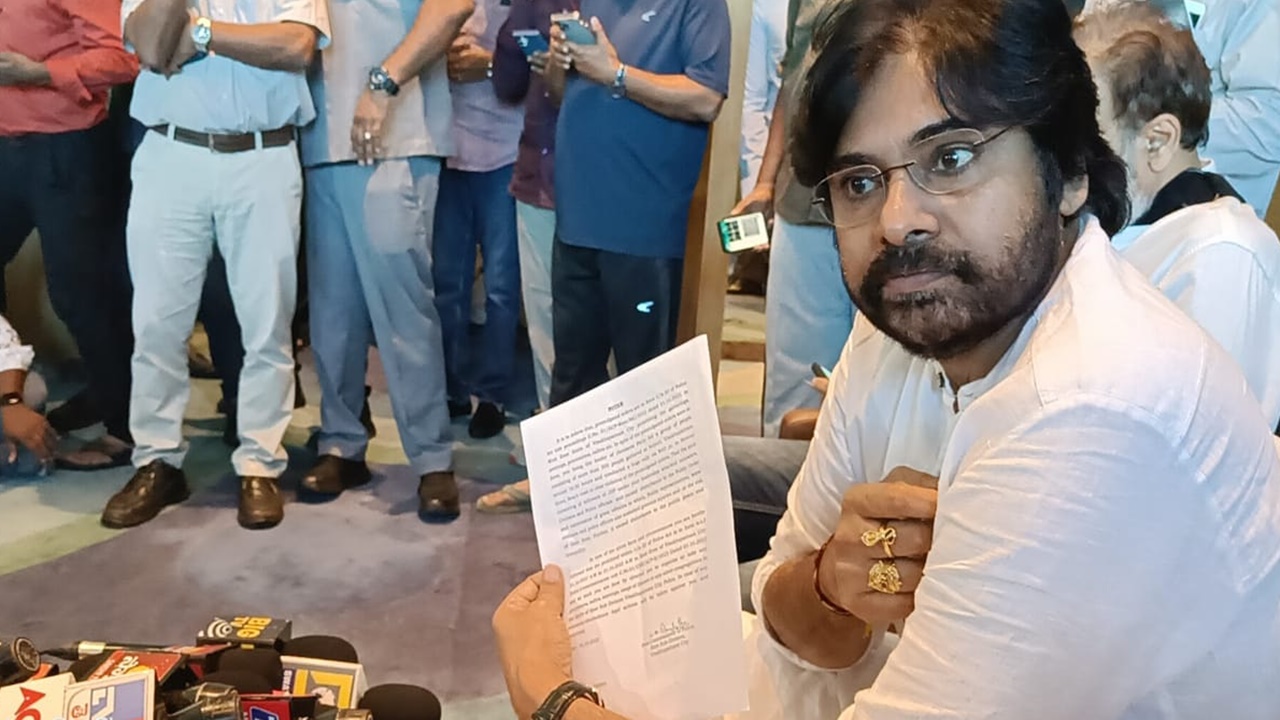 Vishakapatnam: పవన్ కళ్యాణ్‌కు విశాఖ పోలీసుల నోటీసులు.. ఎందుకంటే..?