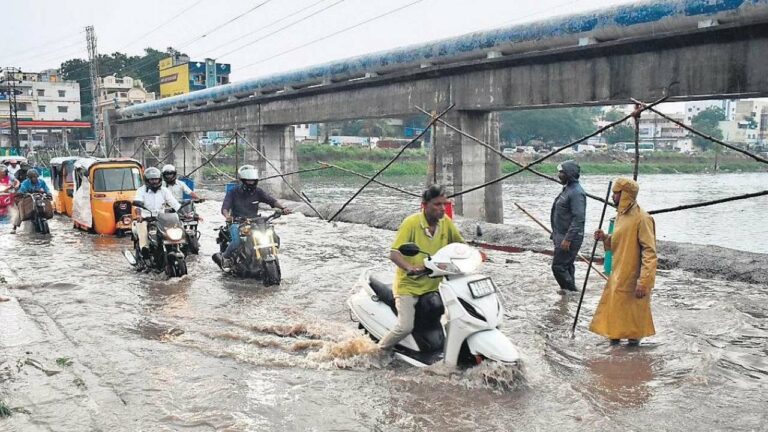 Hyderabad Rains : హైదరాబాద్‌లో ఉరుములు, మెరుపులతో కూడిన భారీ వర్షం