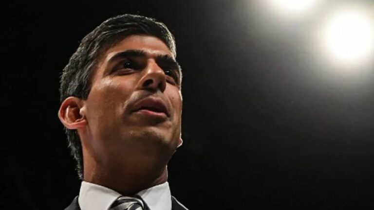 Rishi Sunak: యూకే పీఎం రేసులో రిషి సునాక్.. 100 మంది ఎంపీల మద్దతు..