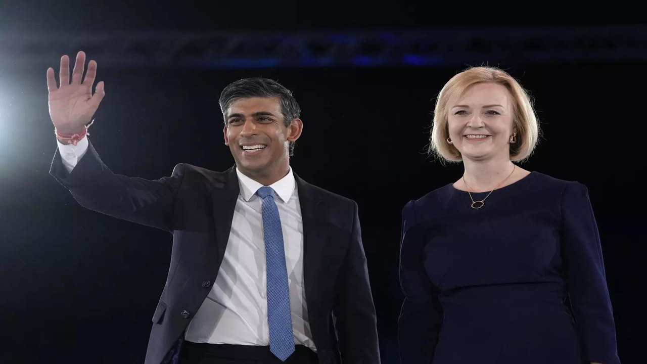 Rishi Sunak: బ్రిటన్‌లో రాజకీయ సంక్షోభం.. అందరి చూపు రిషి సునాక్‌ వైపే?