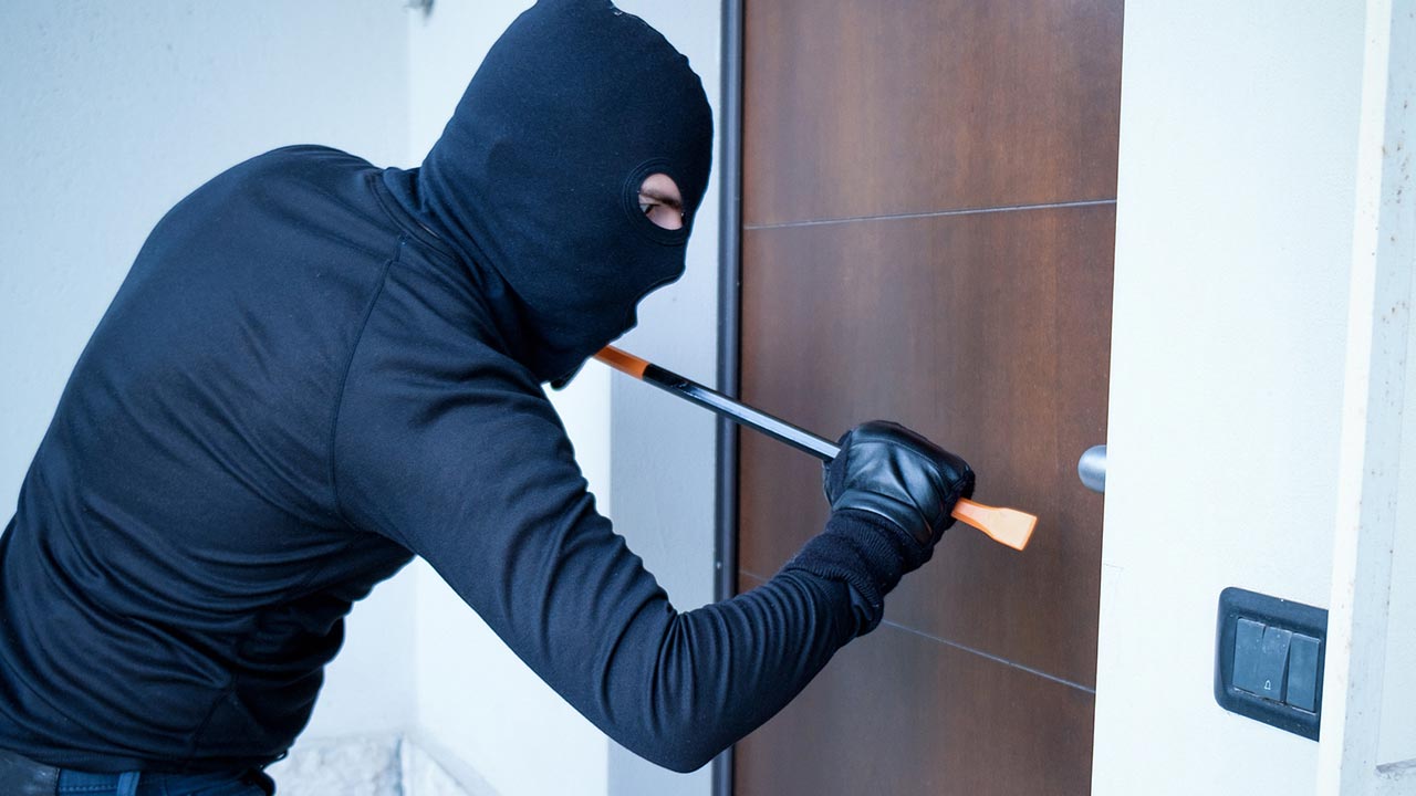 Football Association : ఫుట్‌బాల్ అసోసియేష‌న్ ఆఫీసులో చోరీ