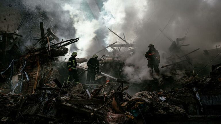 Russia-Ukraine War: జపోరిజియాపై రష్యా రాకెట్లతో బీభత్సం.. పలువురి మృత్యువాత