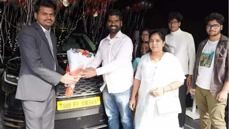 Bittiri Satti: స్టార్ హీరోల రేంజ్ లో బిత్తిరి సత్తి రేంజ్ రోవర్.. ఎన్ని కోట్లో తెలుసా..?