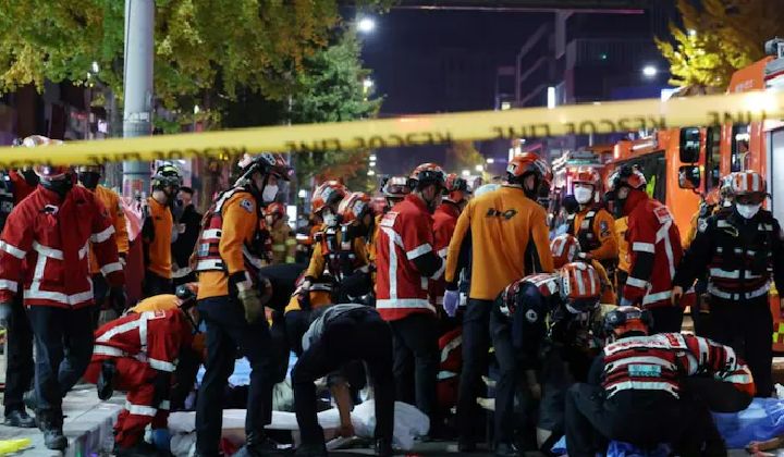 South Korea: హాలోవీన్ ఉత్సవాల్లో తొక్కిసలాట.. 50 మందికి గుండె పోటు..పలువురి మృతి