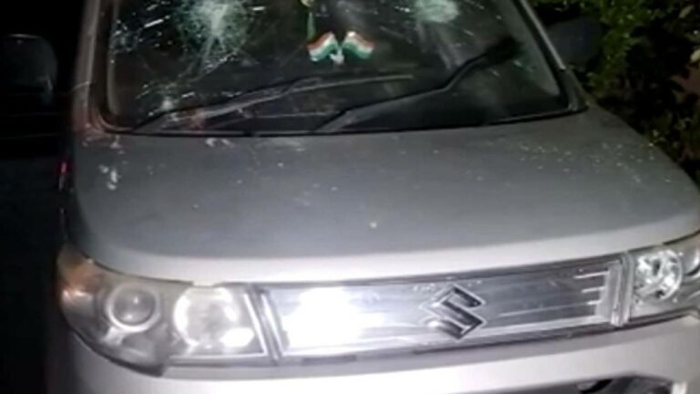 Gujarat: నవరాత్రి ఉత్సవాలపై రాళ్లదాడి.. ఇరువర్గాల మధ్య ఉద్రిక్తత