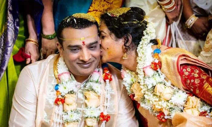 Singer Sunitha: భర్త కోసం సునీత ఆ పని చేస్తున్నదట..?