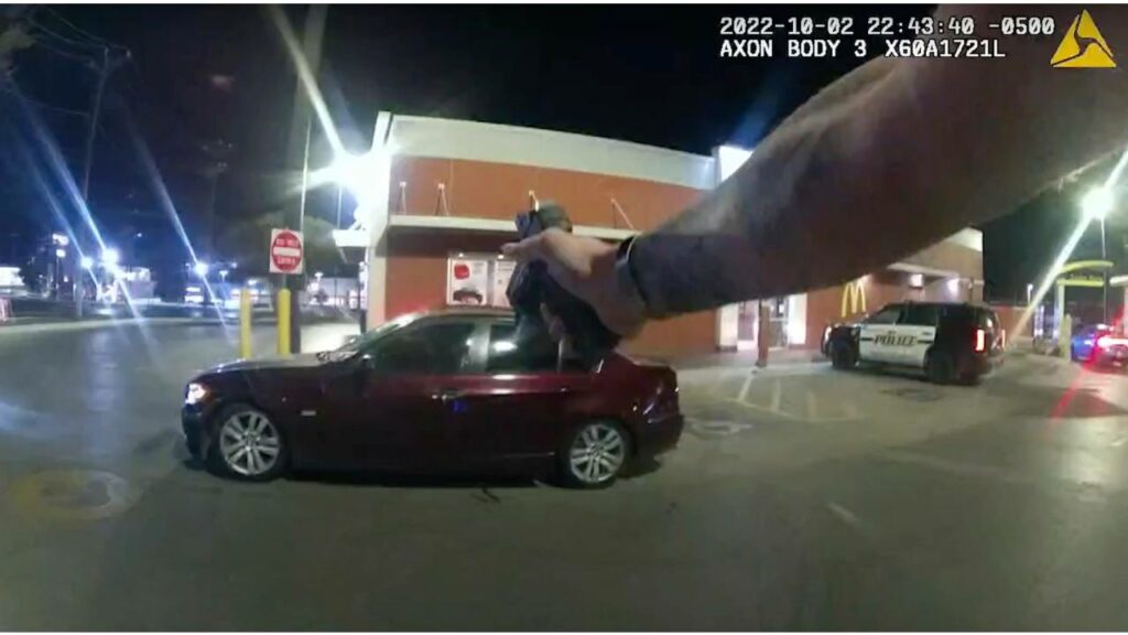 Texas Cop Fired After Shooting Burger Eating Teen