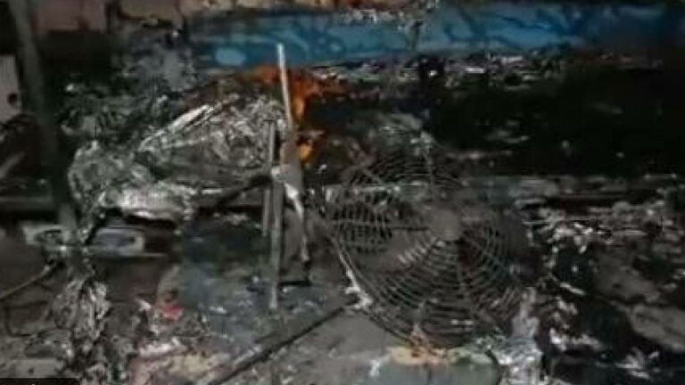 UP Durga Puja: దుర్గపూజలో అపశృతి.. చెలరేగిన మంటలు.. ముగ్గురు మృతి