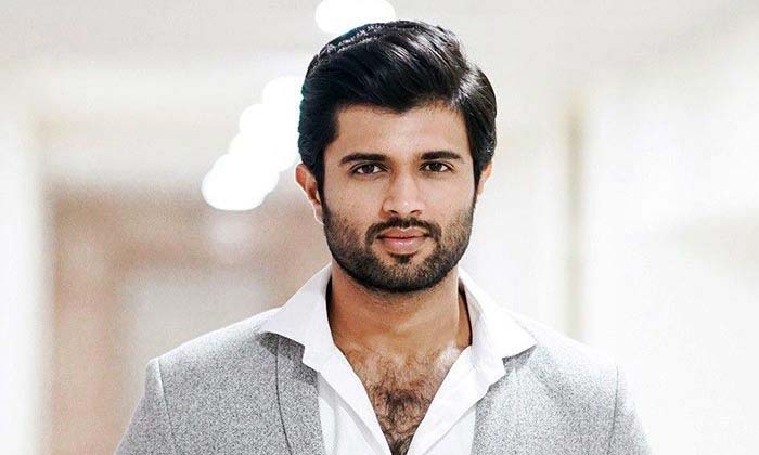 Vijay Devarakonda: సీక్రెట్ గా విజయ్ పెళ్లి.. బయటపెట్టిన ఆ హీరోయిన్..?