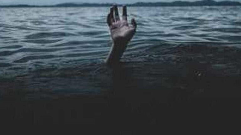 West Bengal: దుర్గా నిమజ్జనంలో విషాదం.. నదిలో మునిగి 8 మంది మృతి