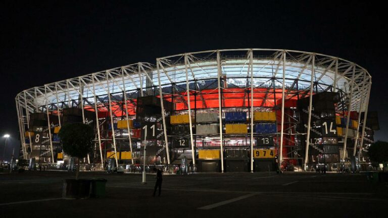 Football Stadium: ఆ స్టేడియాన్ని ఎక్కడికంటే అక్కడికి మడతపెట్టి తీసుకెళ్లొచ్చు