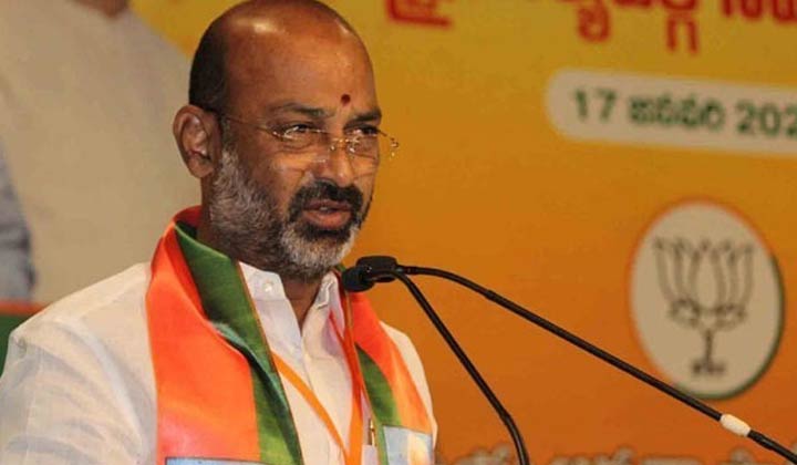 Bandi Sanjay : నీ బండారం బయట పెడితే పబ్లిక్‌లో తిరగలేవు కేసీఆర్‌