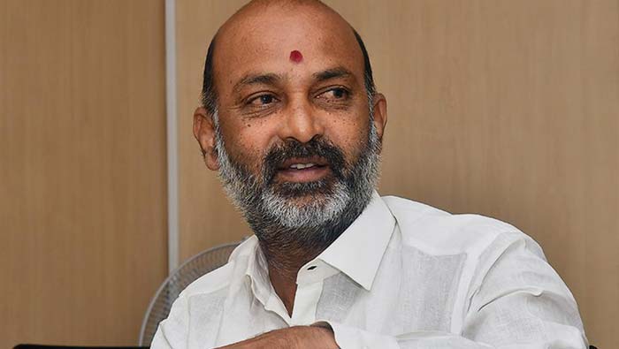 Bandi Sanjay : కేసీఆర్‌పై హత్య కేసు నమోదు చేయాల్సిందే..!