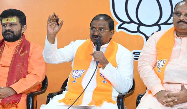 Somu Veerraju: వైసీపీ రాళ్ళ దాడిపై బీజేపీ సీరియస్.. ఉద్యమం తప్పదని వార్నింగ్