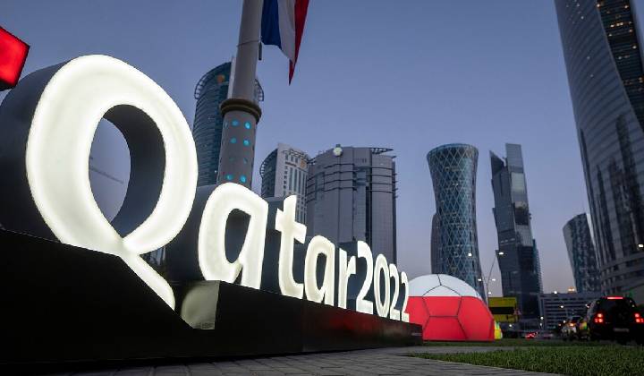 FIFA World Cup: మెట్రోలో పాటలు, డ్రగ్స్, డ్రెస్ సరిగ్గా లేకున్నా జైలు పాలే