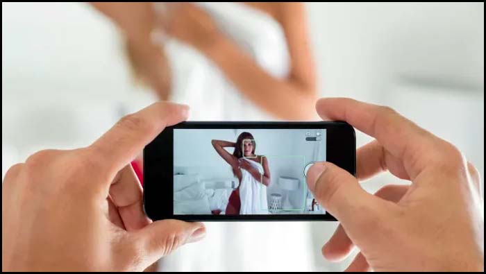 Obscene Video Recording: ఛీ ఛీ ఇదేం పాడుపని.. యువతులు దుస్తులు మార్చుకుంటుండగా..