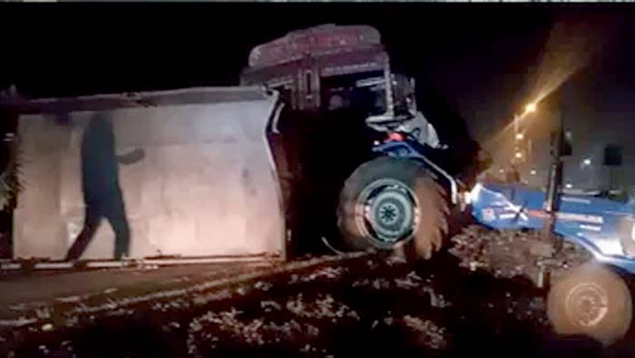 Suryapet Crime: దేవుడా.. పడిపూజకు వెళ్లి వస్తుండగా ఐదుగురు మృతి