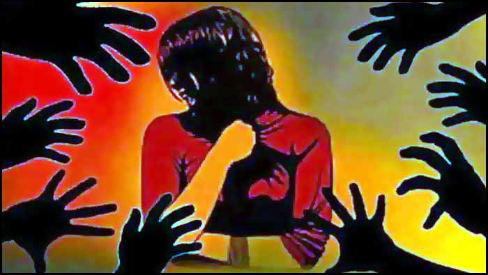 Thieves Molested Wife: దారుణం.. దొంగతనానికి వచ్చి, భర్త ముందే భార్యపై అత్యాచారం
