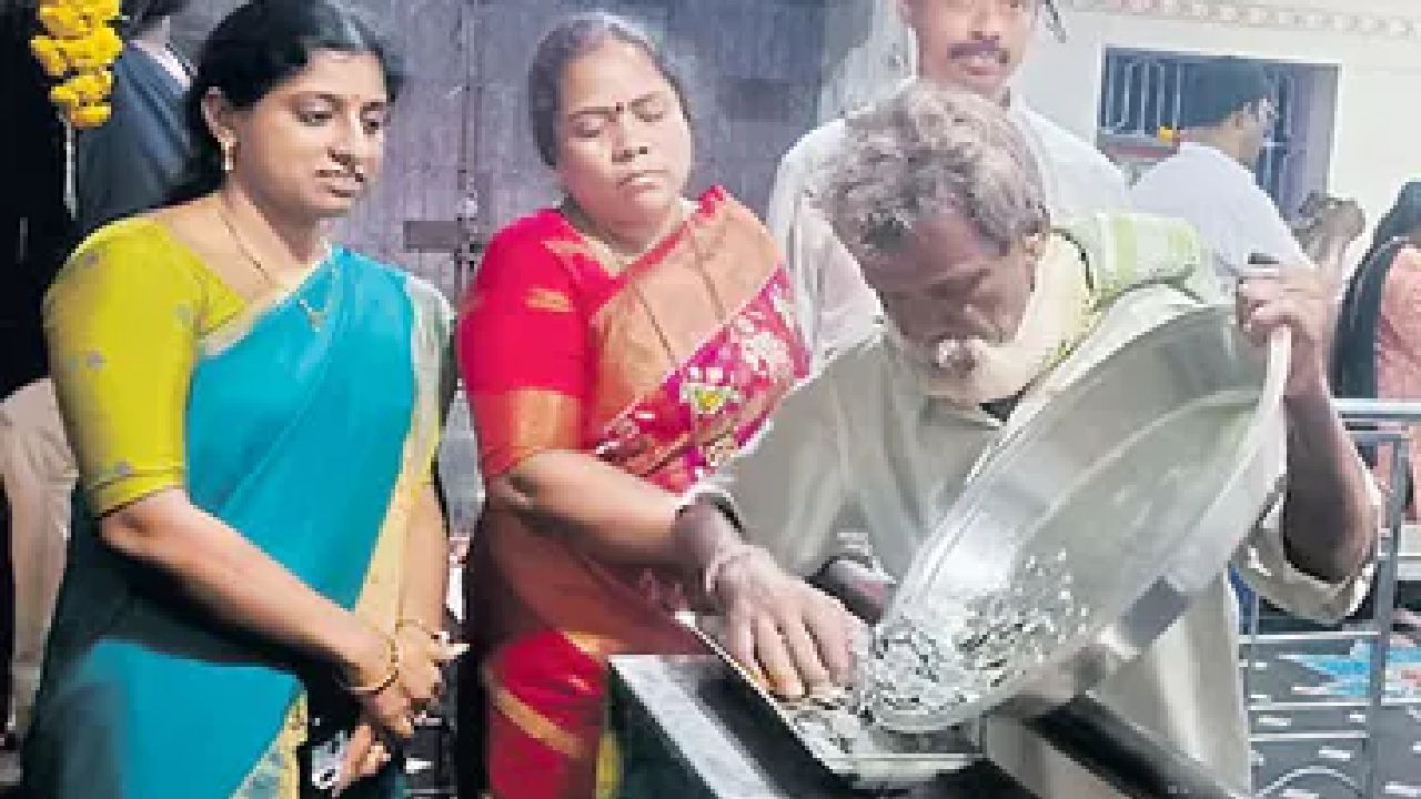 Beggar Donates Money: బిచ్చగాడి గొప్ప మనసు.. వేల రూపాయలు విరాళం
