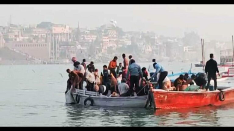 Boat Accident: వారణాసిలో బోటుమునక.. నిడదవోలువాసులకు తప్పిన ప్రమాదం