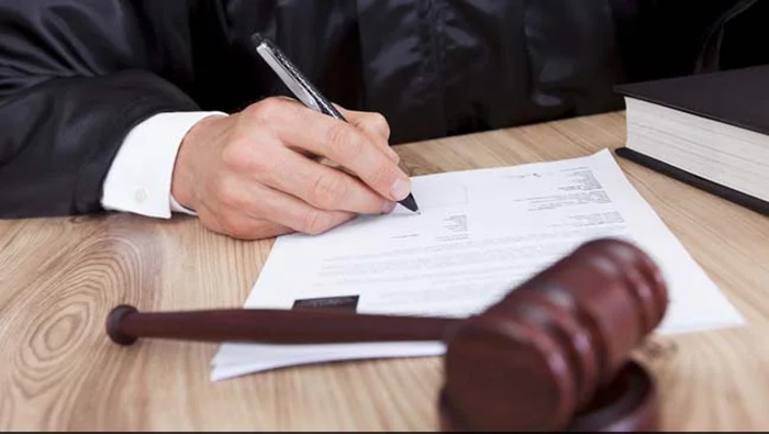 Bombay Highcourt: మైనరే కానీ ఆమెకు అన్నీ తెలుసు.. అత్యాచార నిందితుడికి బెయిల్