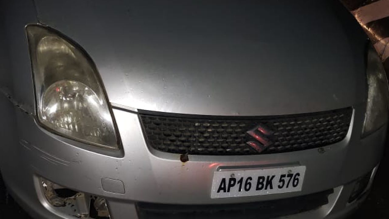 Tirumala : తిరుమలలో కారు కలకలం.. పోలీసులు ఛేజింగ్.. కారు వదిలి లోయలో దూకిన యువకులు