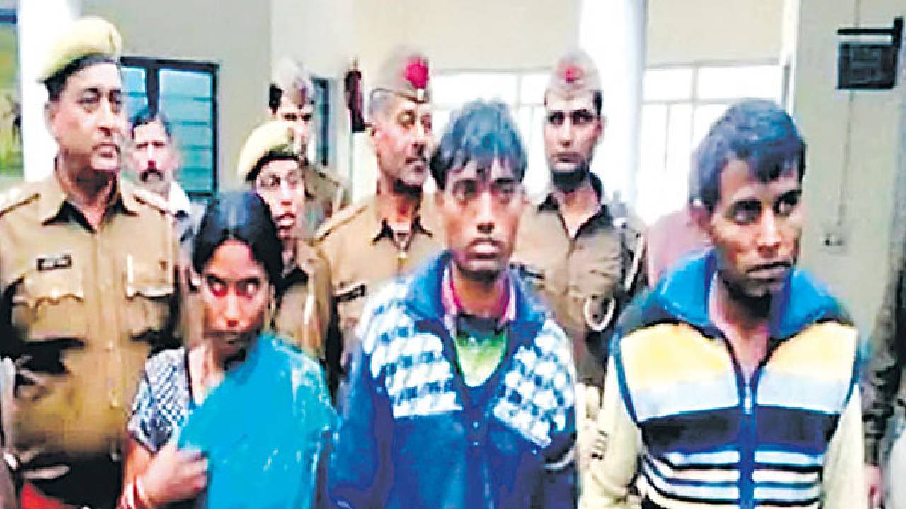 Woman Drink Blood : అబ్బా ఎంత ఘోరం… బాలుడిని చంపి రక్తం తాగి.. ముఖానికి పూసుకుని