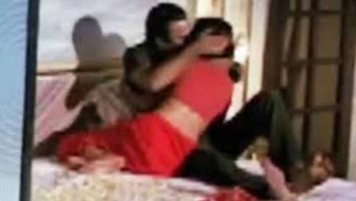 Crime News: నలుగురు వృద్ధులతో ఒకేసారి మహిళ శృంగారం.. ఐదోవాడు రావడంతో దారుణం