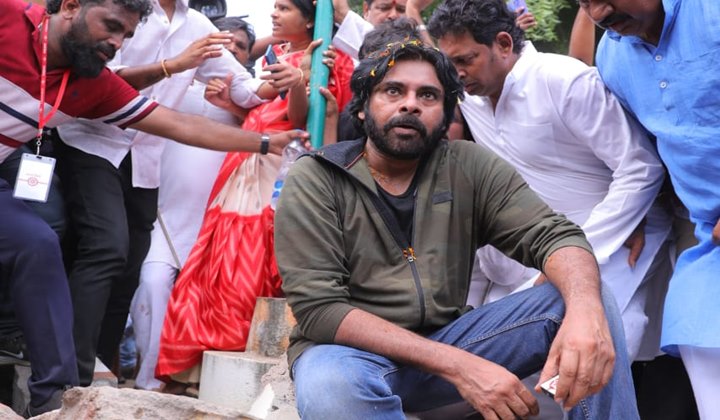 Pawan Kalyan: రోడ్లు వేయలేరు.. గుంతలు పూడ్చలేరు.. కానీ రోడ్డు విస్తరణ చేస్తారా?