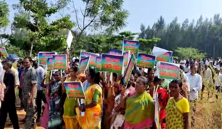 Andhra Pradesh: అనకాపల్లి జిల్లాలో వైసీపీ ఎమ్మెల్యే కన్నబాబుకు నిరసన సెగ