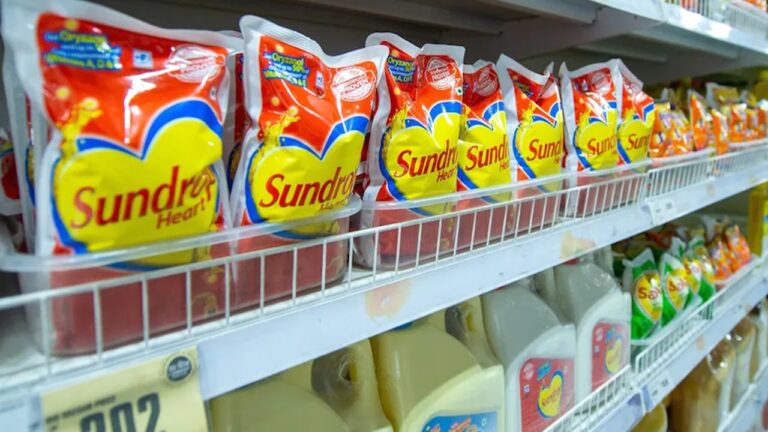 Edible Oil Prices: సామాన్యులకు షాక్.. మళ్లీ పెరగనున్న వంటనూనెల ధరలు