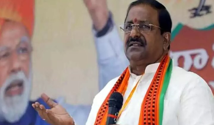 Somu Veerraju: చర్చిలకు ఏపీ ప్రభుత్వం కేటాయించిన నిధులపై కోర్టుకు వెళ్తాం..!!