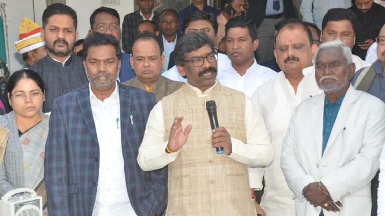 Jharkhand CM Hemant Soren :  ముగిసిన ఈడీ విచారణ.. 9గంటల తర్వాత బయటకు వచ్చిన సీఎం