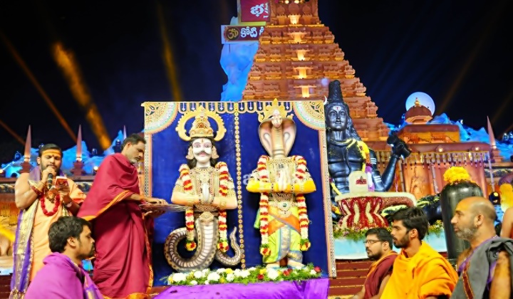 Koti Deepotsavam 2022: 9వ రోజు కన్నుల పండువగా కార్తీక దీపోత్సవం