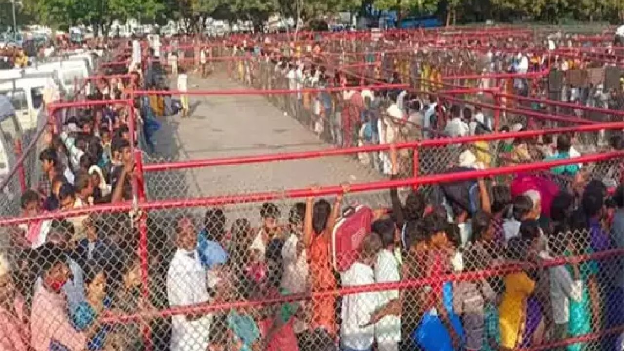 Tirumala Darshan: తిరుమల అలర్ట్.. స్వామి దర్శనార్థం పోటెత్తిన భక్తులు