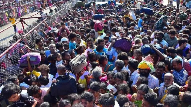 Tirumala Devotee: తిరుమలకు పోటెత్తిన భక్తులు.. దర్శనానికి 40గంటలు