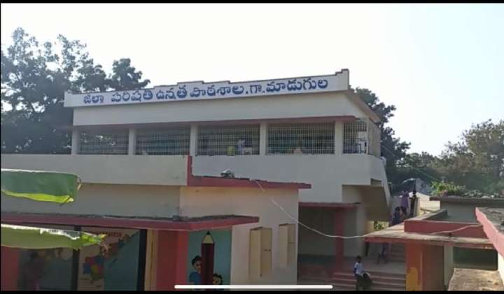 Gurazala School controversy: రాజకీయరంగు పులుముకున్న స్కూల్ వివాదం