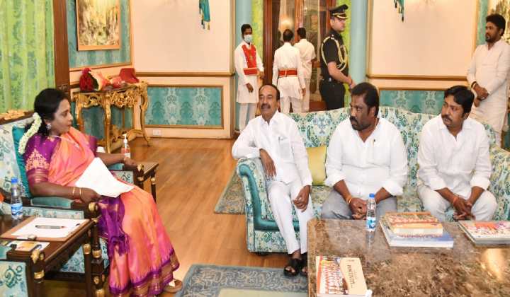 Etela Rajender: గవర్నర్ తమిళిసైతో భేటీ అయిన ఎమ్మెల్యే ఈటల