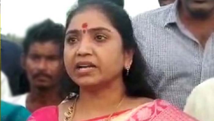 Rekha Naik: బీజేపీ నేతలకు టీఆర్‌ఎస్‌ ఎమ్మెల్యే సీరియస్‌ వార్నింగ్‌.. నోరు జారితే నాలుక కోస్తాం..!